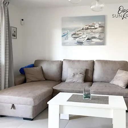 B-rent Amazing Flat With Pool