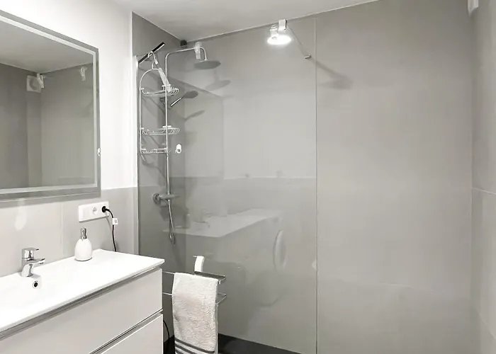 B-rent Amazing Flat With Pool